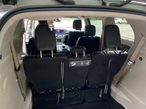 2017 Chrysler Pacifica Touring-L