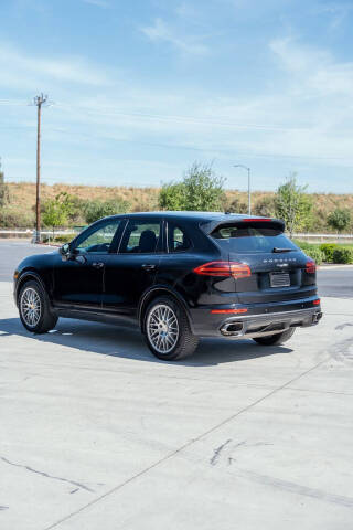 2017 Porsche Cayenne Platinum Edition