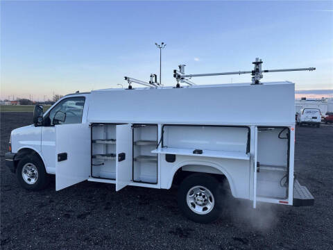 2025 Chevrolet Express 3500