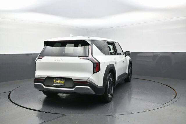 2024 Kia EV9 Light Long Range