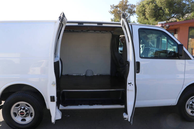 2016 GMC Savana 2500