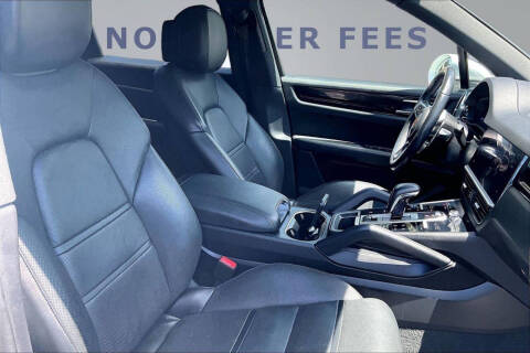 2022 Porsche Cayenne Platinum Edition