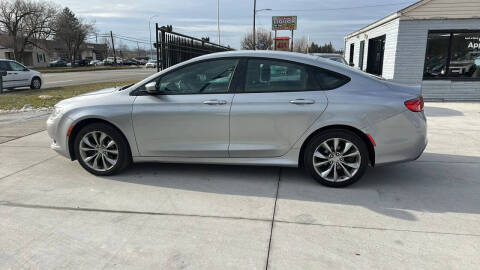 2015 Chrysler 200 S