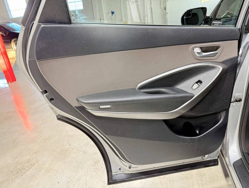 2017 Hyundai Santa Fe SE