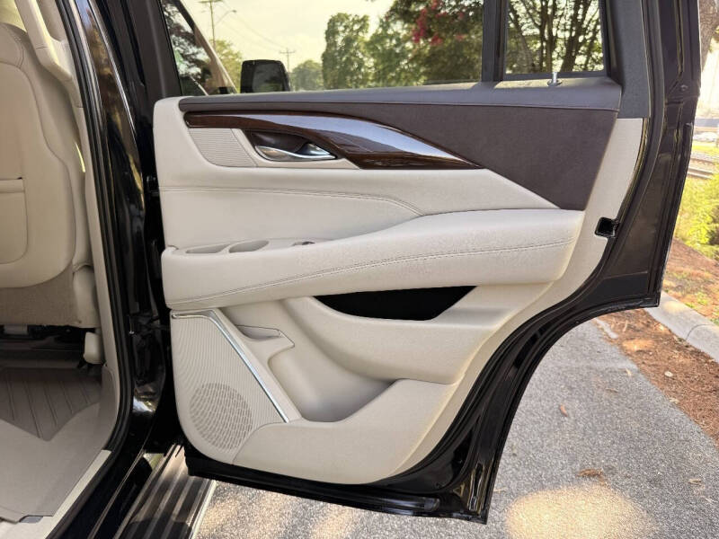 2017 Cadillac Escalade Luxury