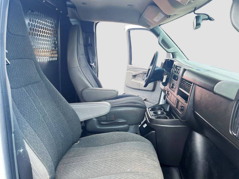 2025 Chevrolet Express 2500
