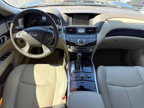 2011 Infiniti M37