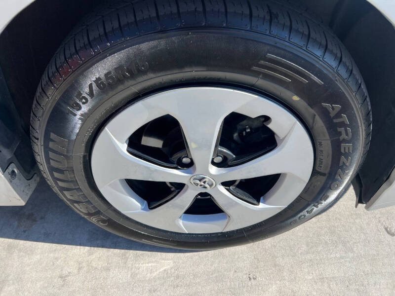 2014 Toyota Prius Three