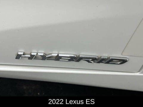 2022 Lexus ES 300h