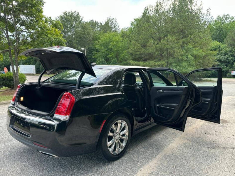2018 Chrysler 300