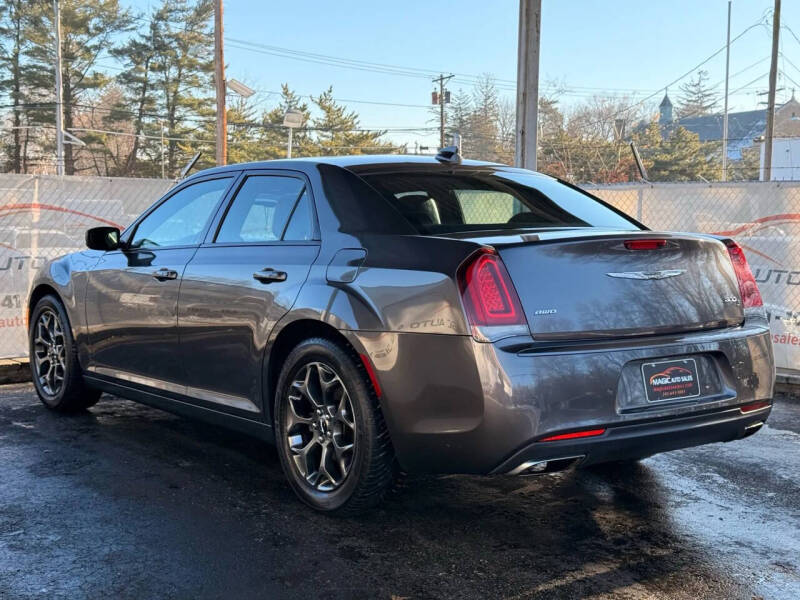 2016 Chrysler 300