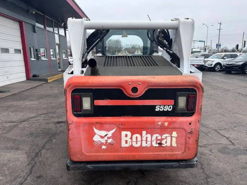 2014 Bobcat S590 TWO SPEED SKID STEER LOAD
