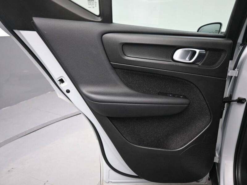 2021 Volvo XC40 T5 Momentum