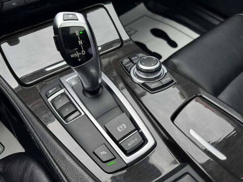 2012 BMW 5 Series 528i