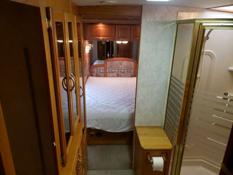 1999 Freightliner XC Chassis