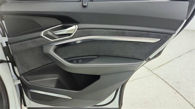 2023 Audi e-tron S Sportback quattro Prestige