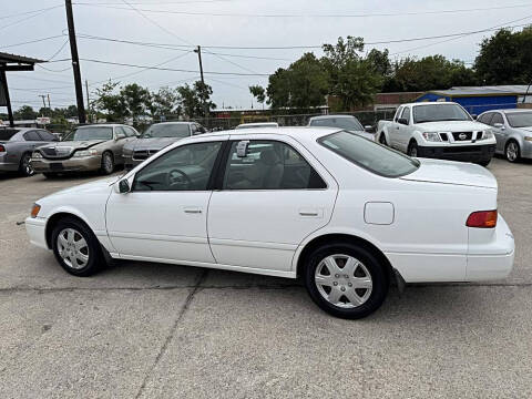 2000 Toyota Camry