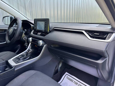 2020 Toyota RAV4 Hybrid LE