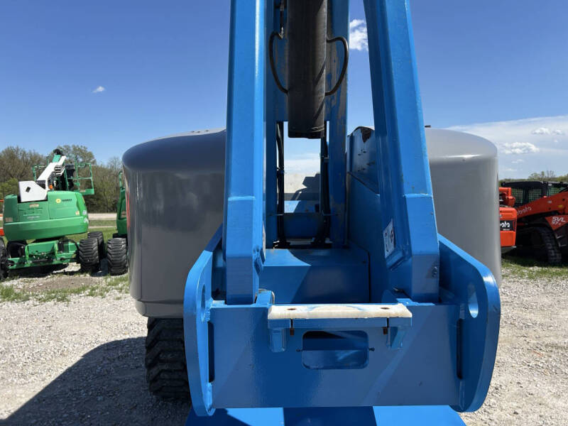 2016 Genie 85' Manlift