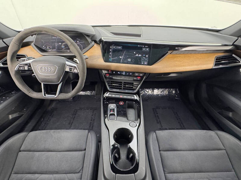 2022 Audi e-tron GT quattro Premium Plus