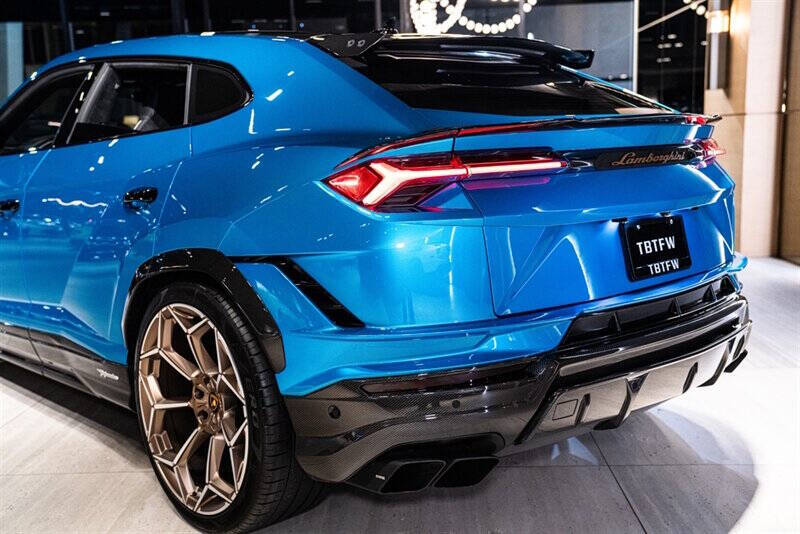2023 Lamborghini Urus Performante