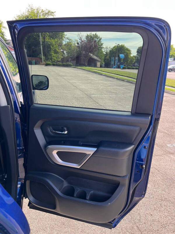 2021 Nissan Titan SV