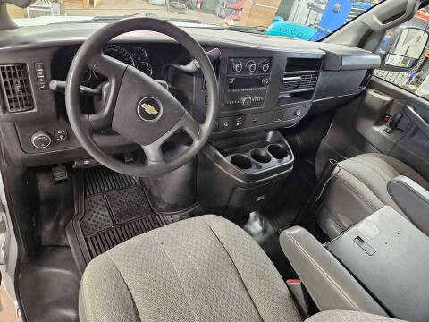 2017 Chevrolet Express 2500