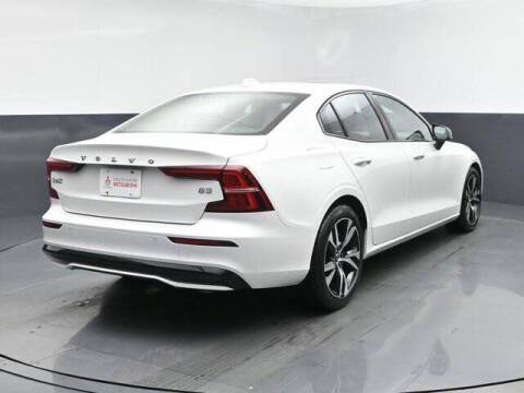 2024 Volvo S60 B5 Core Dark Theme