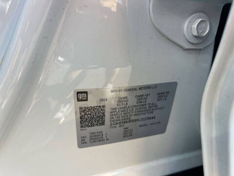 2025 GMC Acadia Elevation