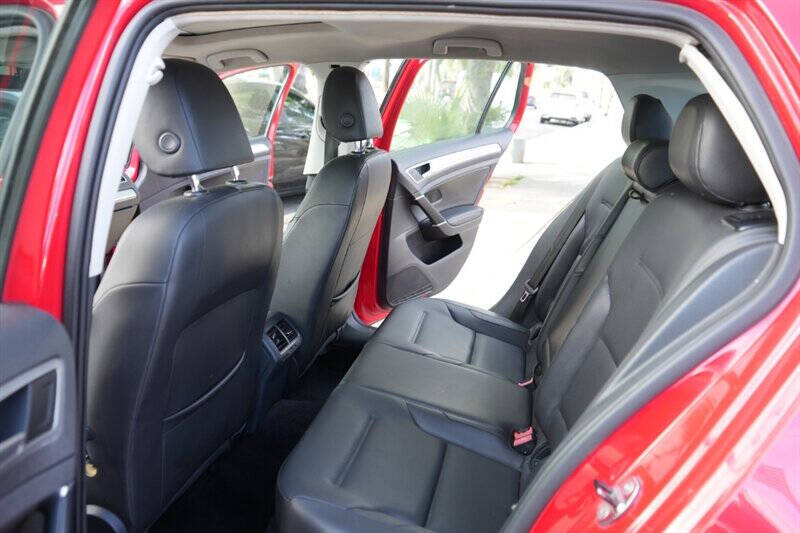 2015 Volkswagen Golf TSI SE