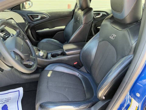 2015 Chrysler 200 S