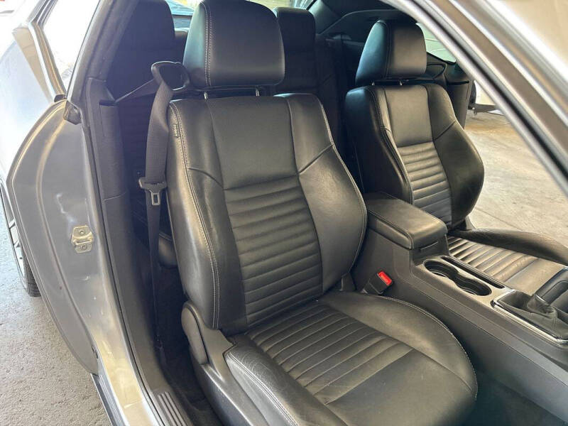 2014 Dodge Challenger R/T Plus