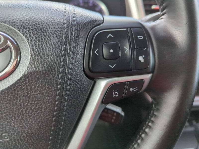 2017 Toyota Highlander SE