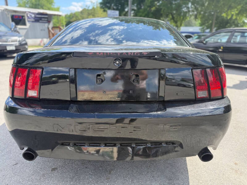 2004 Ford Mustang GT Deluxe