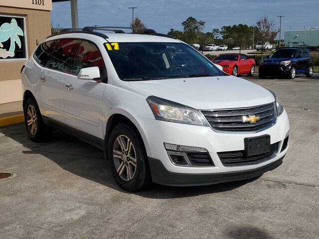 Used 2017 Chevrolet Traverse 2LT with VIN 1GNKVHKD4HJ124004 for sale in Melbourne, FL