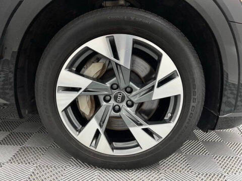 2023 Audi e-tron quattro Premium