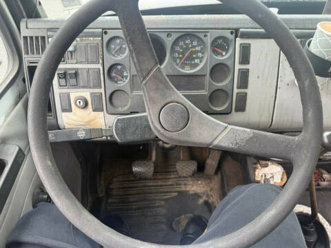 1998 Freightliner FL60