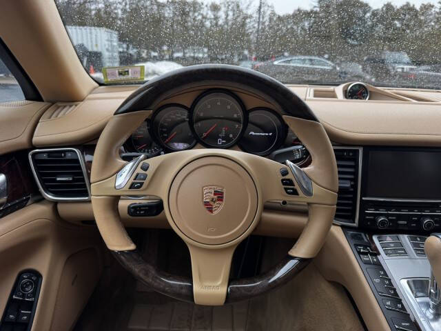 2013 Porsche Panamera 4