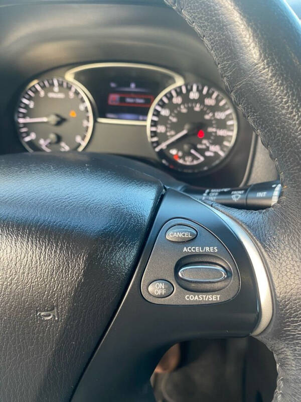 2016 Nissan Pathfinder SV