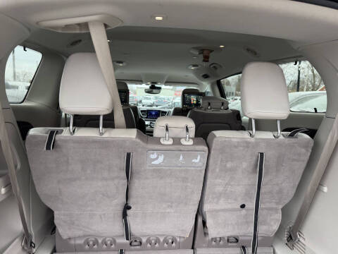 2017 Chrysler Pacifica Touring-L Plus