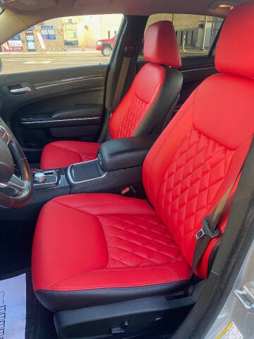 2019 Chrysler 300 Touring L