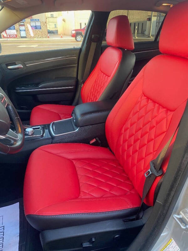 2019 Chrysler 300 Touring L