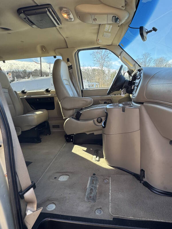 2006 Ford E-Series E-150 XL