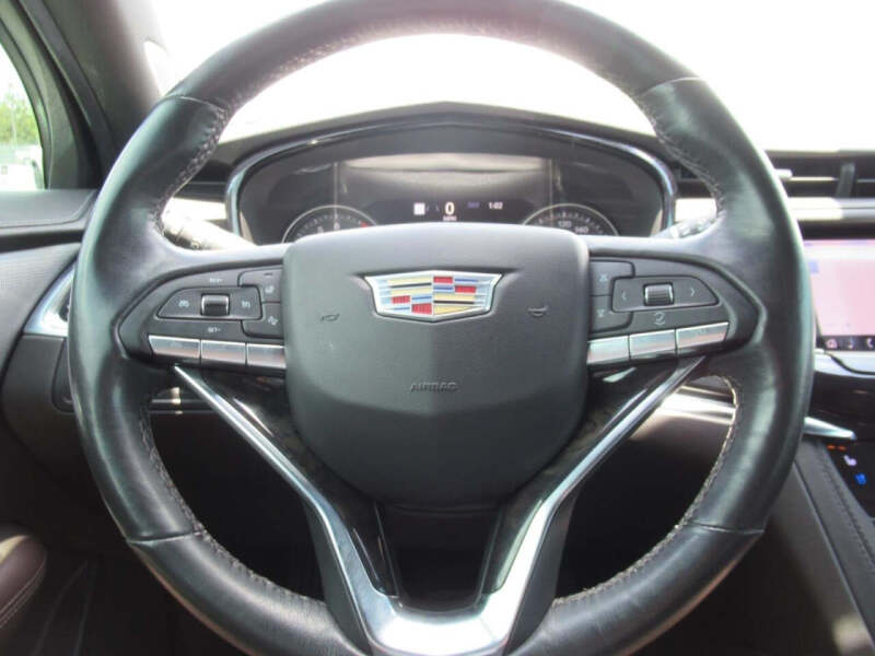 2022 Cadillac XT6 Premium Luxury