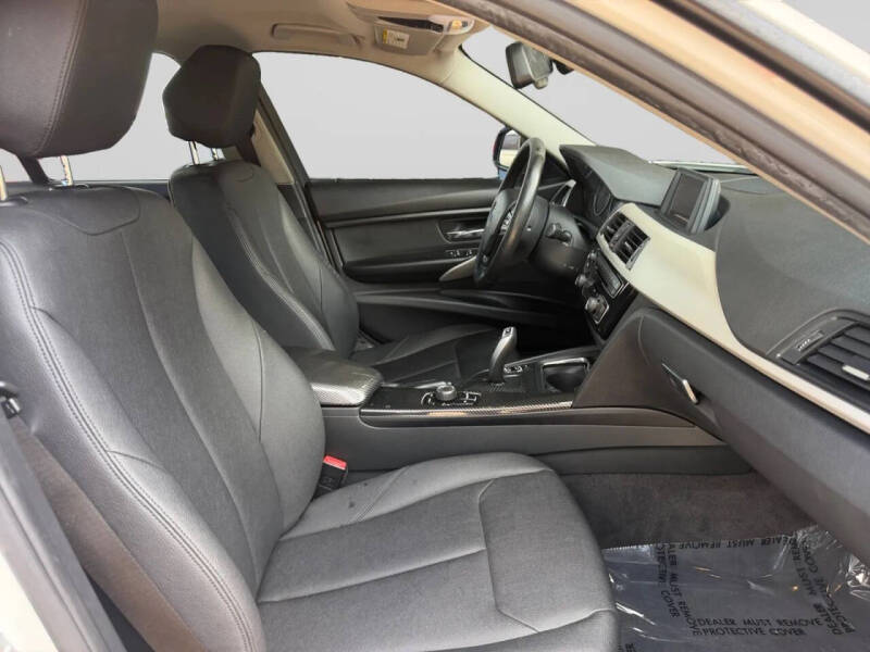 2017 BMW 3 Series 320i