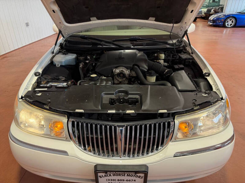 2002 Lincoln Town Car Executive