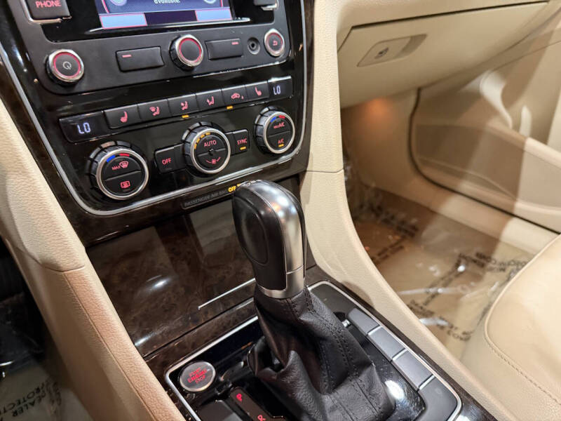 2014 Volkswagen Passat 2.0L TDI SEL Premium