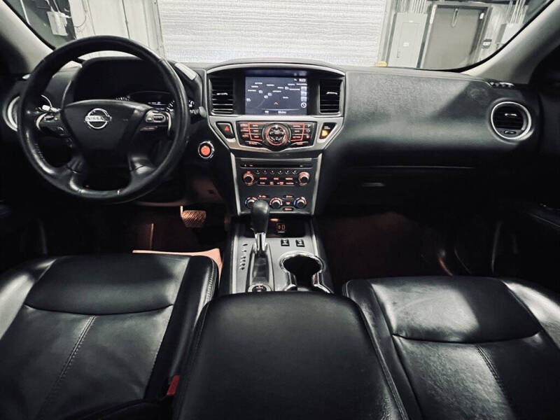 2019 Nissan Pathfinder SL