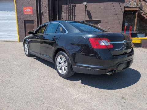2011 Ford Taurus SEL