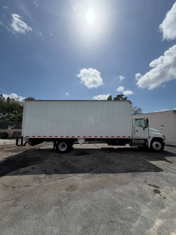 2019 Hino 268